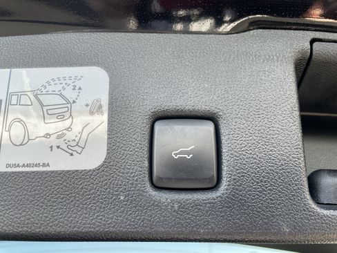 Used 2020 Ford Escape SEL image 40