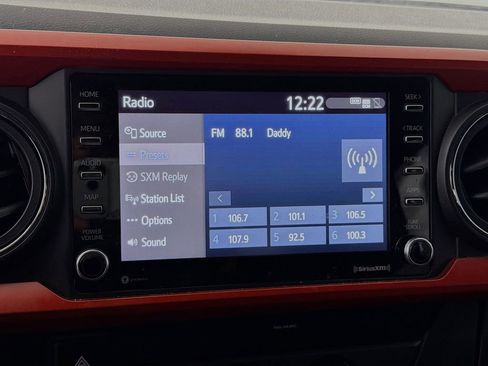 Used 2020 Toyota Tacoma TRD Sport image 15