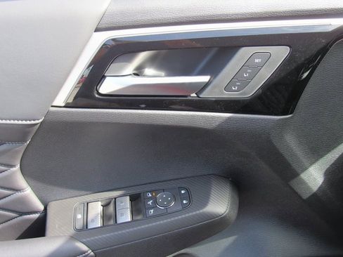 New 2025 Mitsubishi Outlander SEL image 12