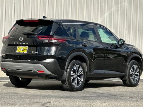 Used 2022 Nissan Rogue SV image 5
