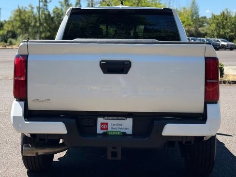 Certified 2025 Toyota Tacoma SR5 AWD/4WD image 4