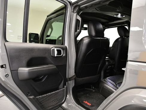 Used 2021 Jeep Wrangler Unlimited Sahara image 36