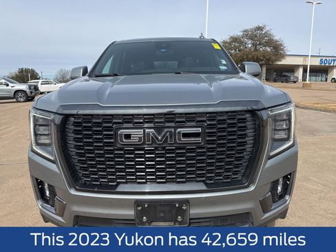 Used 2023 GMC Yukon Denali Ultimate image 2