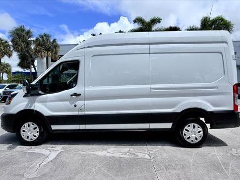 Used 2022 Ford E-Transit 148 High Roof RWD image 4