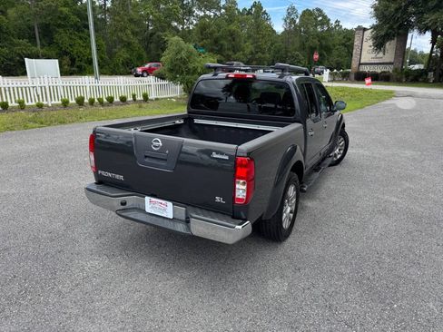 Used 2011 Nissan Frontier SL RWD image 6
