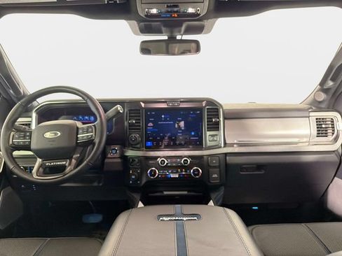 Used 2025 Ford F250 Platinum AWD/4WD image 37