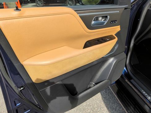 Used 2025 INFINITI QX80 Luxe AWD/4WD image 16