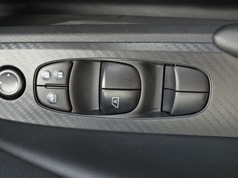 Certified 2025 Nissan Altima 2.5 S FWD image 10