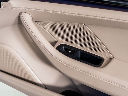 Used 2024 Porsche Panamera 4 w/ Premium Package image 43