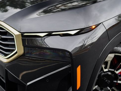 Used 2023 BMW XM Base w/ M Driver's Package image 3