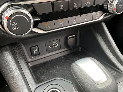 Certified 2025 Nissan Sentra S FWD image 31