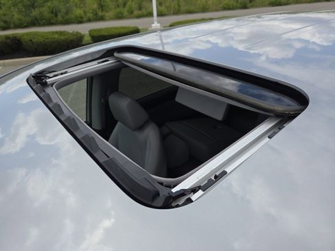 Used 2024 Honda Odyssey Touring image 4