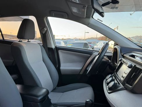 Used 2015 Toyota RAV4 LE AWD/4WD image 17