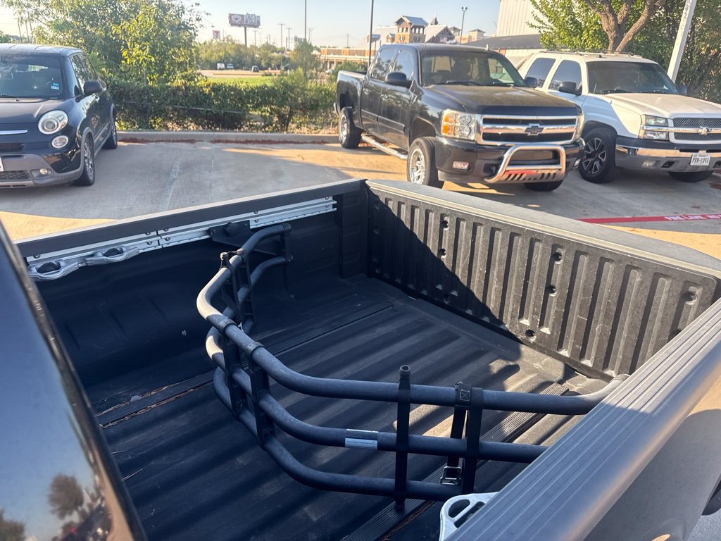 Used 2020 Nissan Frontier SV w/ Midnight Edition Floor Mats RWD image 12
