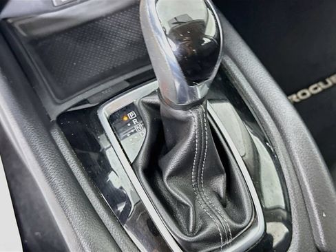 Used 2017 Nissan Rogue S AWD/4WD image 17