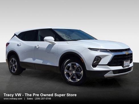 Used 2025 Chevrolet Blazer LT AWD/4WD image 1