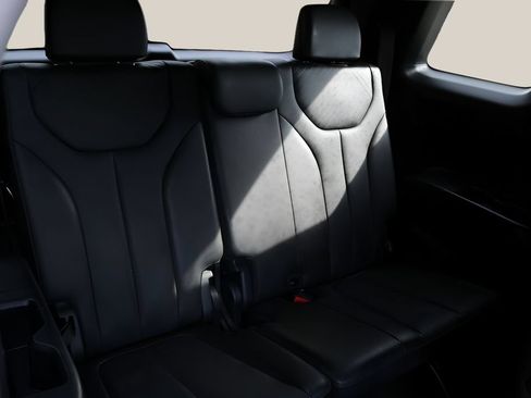 Used 2025 Hyundai Palisade SEL FWD image 19