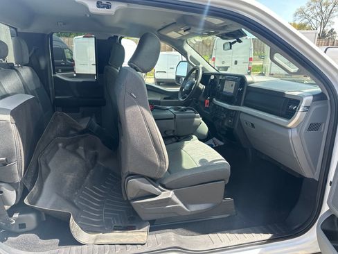 Used 2023 Ford F550 4x4 SuperCab Super Duty image 12