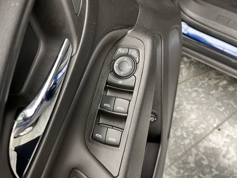 Certified 2022 Chevrolet Equinox LT w/ Driver Convenience Package image 8