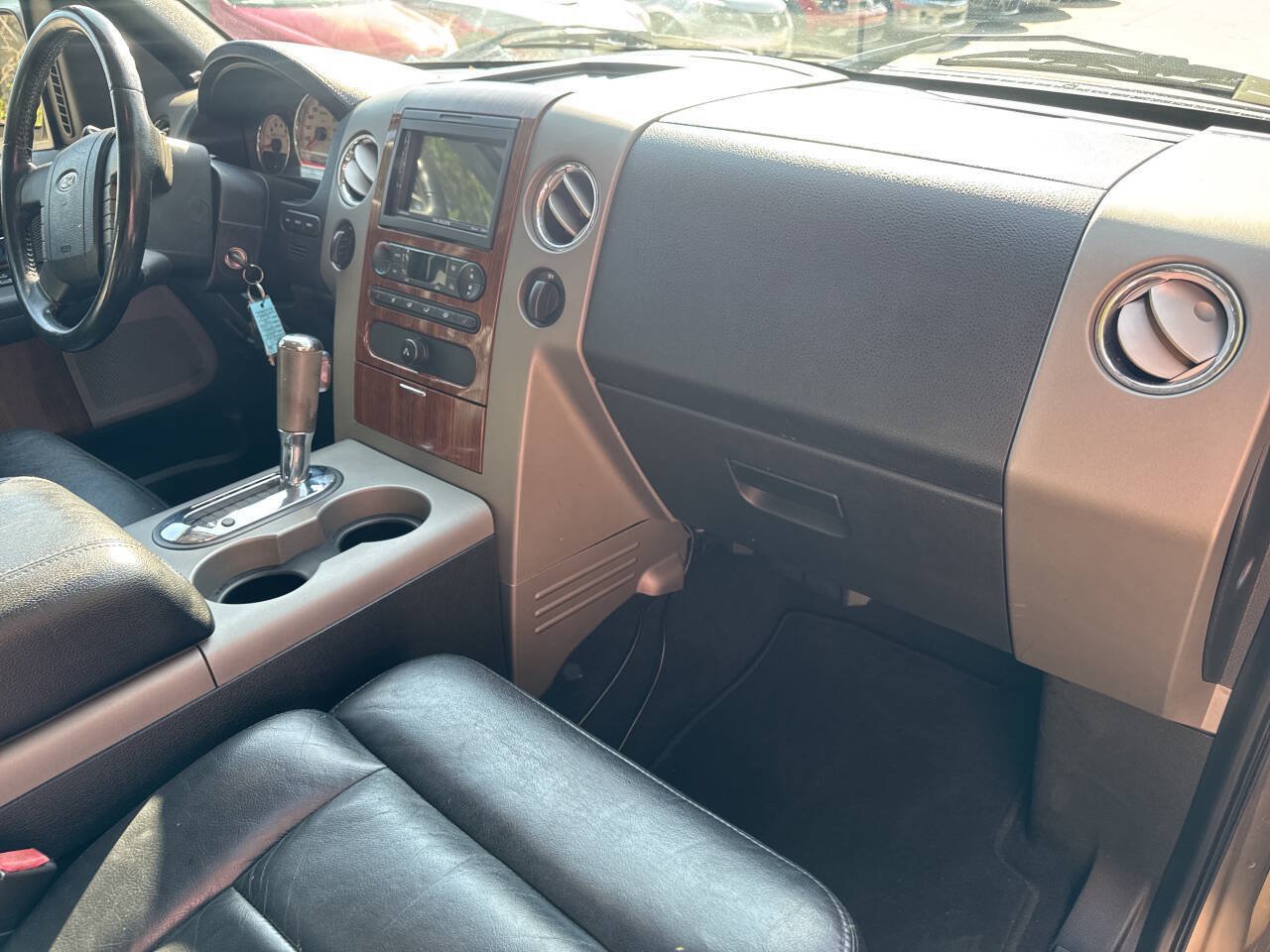 Used 2004 Ford F150 Lariat AWD/4WD image 16