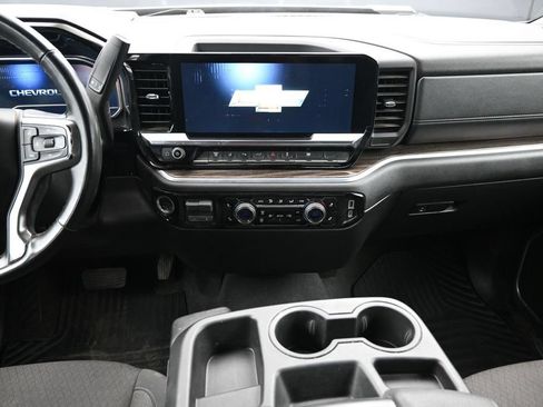 Used 2025 Chevrolet Silverado 2500 LT w/ Safety Package AWD/4WD image 6