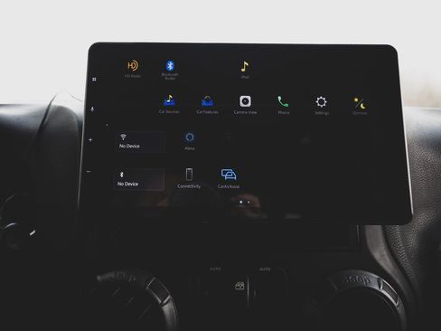 Used 2013 Jeep Wrangler Sport AWD/4WD image 4