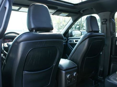 Used 2020 Ford Explorer XLT w/ Equipment Group 202A image 32