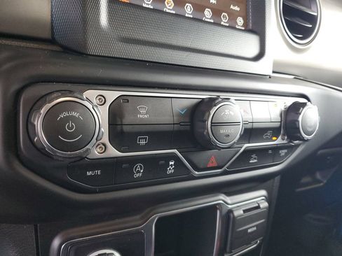 Used 2022 Jeep Wrangler Unlimited Sport AWD/4WD image 28