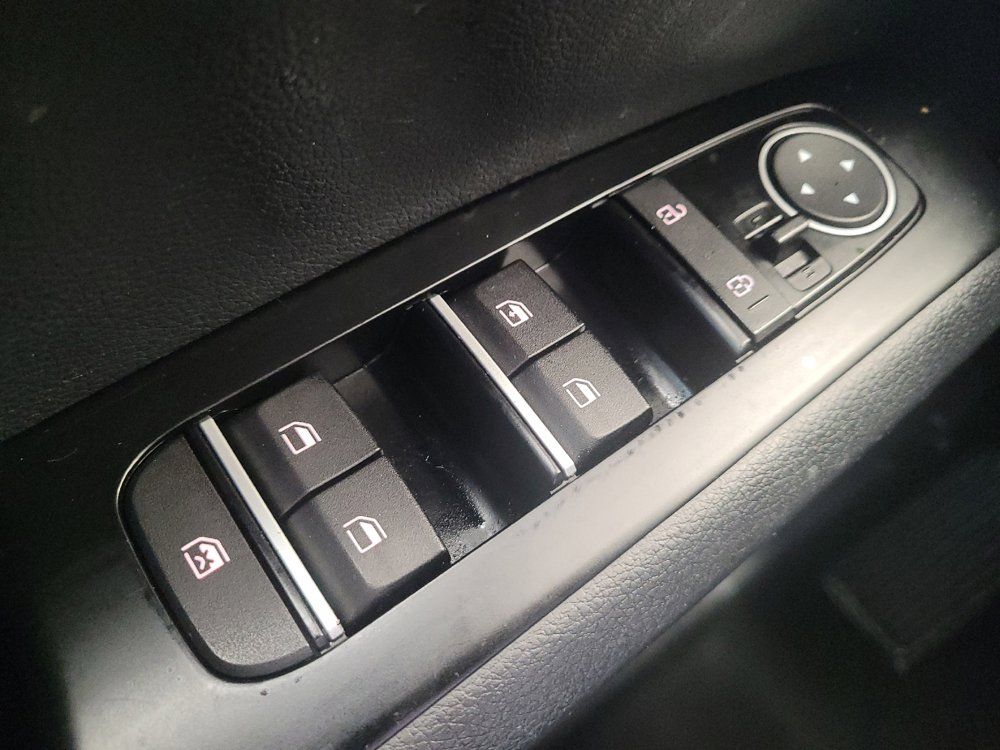 Used 2020 Kia Soul LX FWD image 27