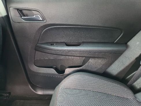 Used 2017 Chevrolet Equinox LS FWD image 9
