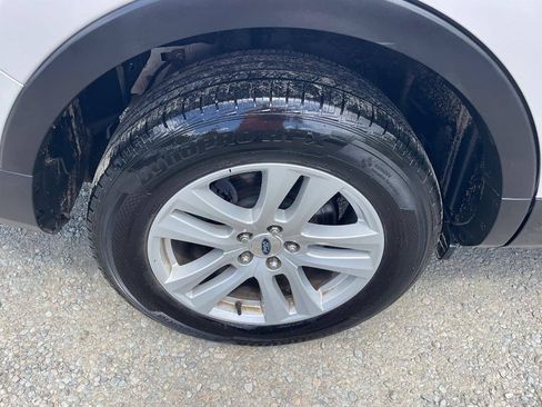 Used 2019 Ford Explorer XLT AWD/4WD image 32