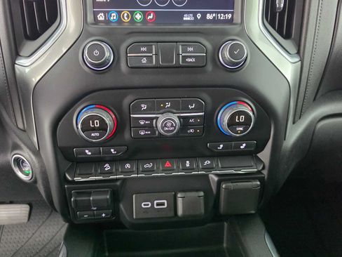 Used 2019 Chevrolet Silverado 1500 LT Trail Boss AWD/4WD image 28