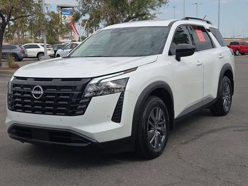 Certified 2026 Nissan Pathfinder SV AWD/4WD image 2