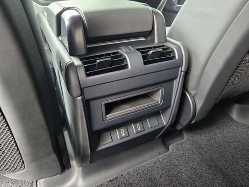 New 2026 Land Rover Defender 110 X-Dynamic SE AWD/4WD image 8