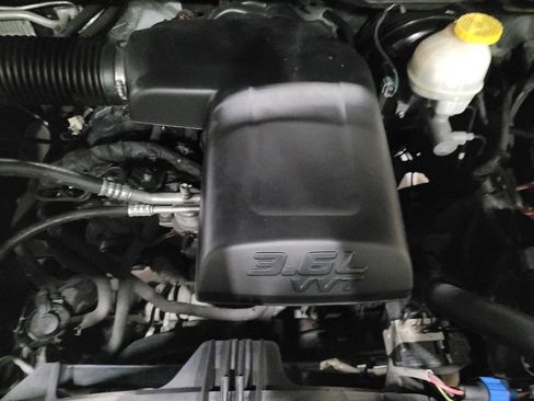 Used 2018 RAM 1500 Express w/ Express Value Package image 30