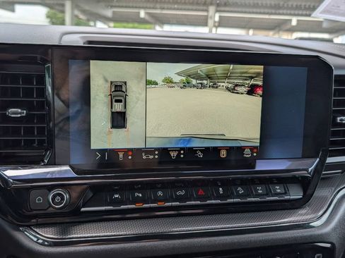 Certified 2025 Chevrolet Silverado 1500 ZR2 w/ Technology Package AWD/4WD image 9