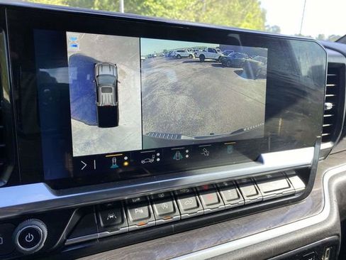 Used 2022 Chevrolet Silverado 1500 LTZ w/ Z71 Off-Road Package image 29