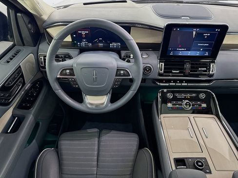 Used 2021 Lincoln Navigator L Black Label w/ Special Edition Package image 28