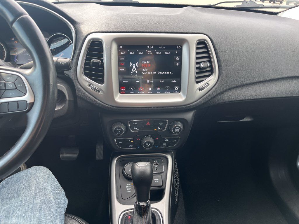 Used 2018 Jeep Compass Latitude w/ Popular Equipment Group AWD/4WD image 11