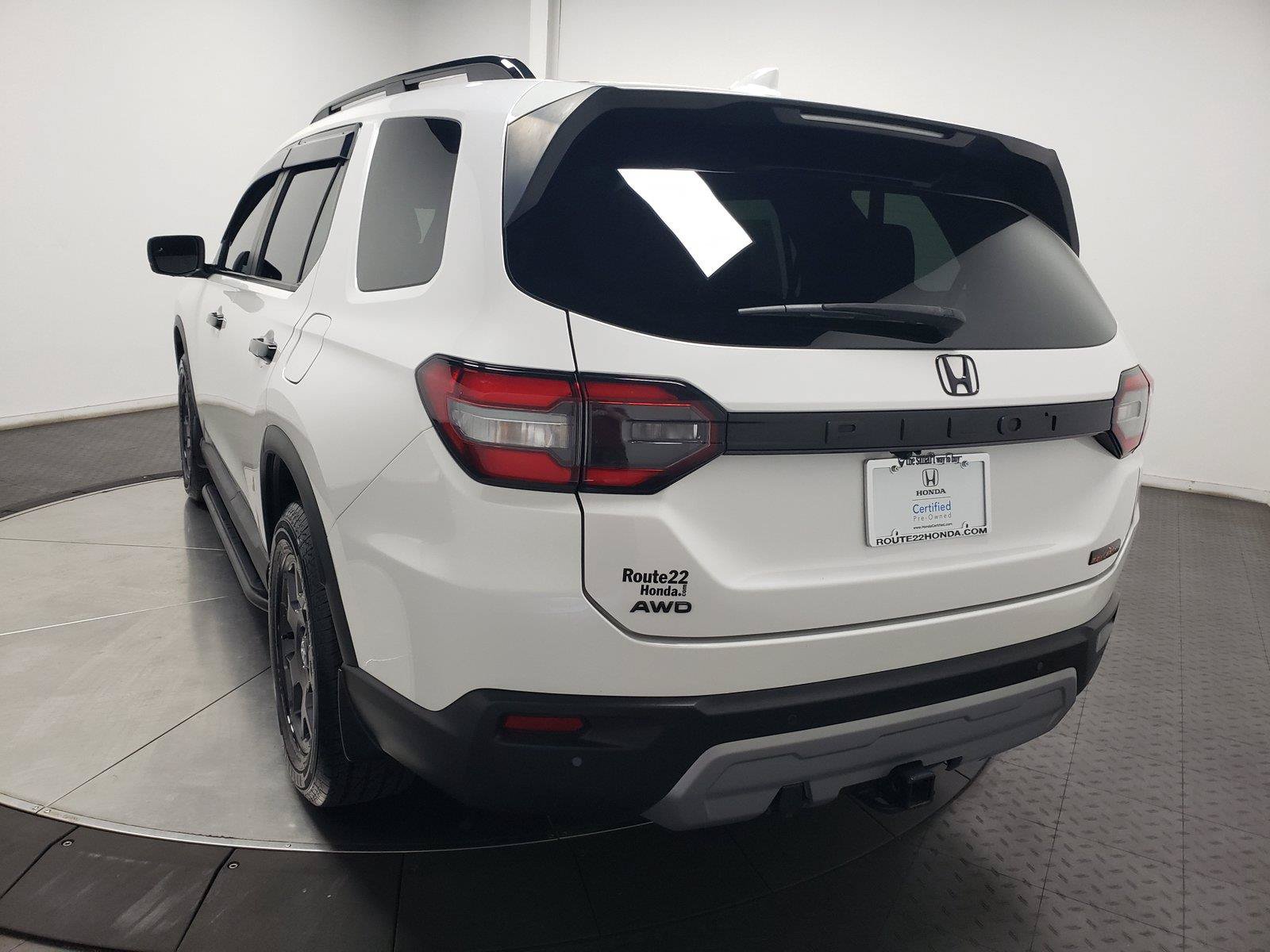 Certified 2023 Honda Pilot TrailSport image 9