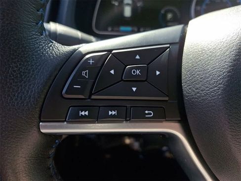 Used 2022 Nissan Leaf SV image 17