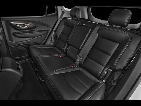 Used 2024 GMC Terrain SLT image 12