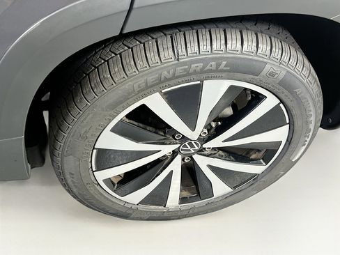 Used 2022 Volkswagen Taos SE image 28