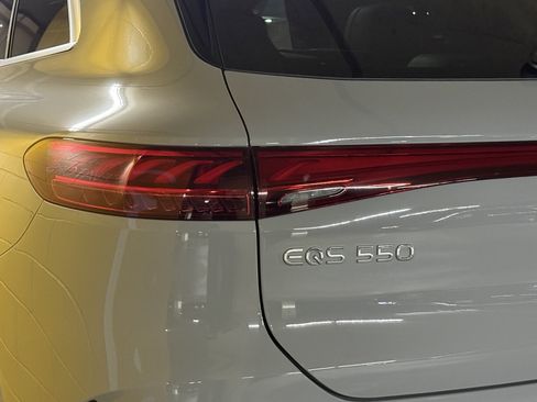 New 2026 Mercedes-Benz EQS 550 4MATIC SUV image 28