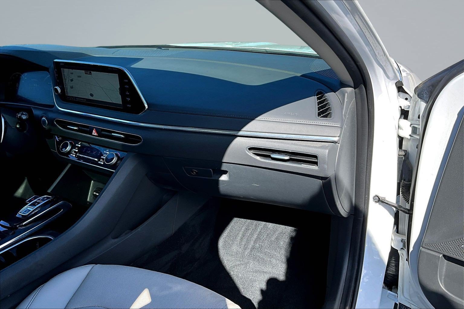 Used 2022 Hyundai Sonata Limited FWD image 21