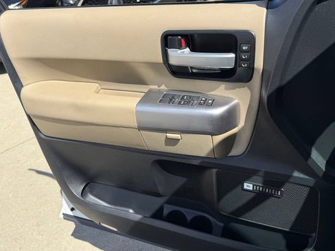 Used 2018 Toyota Sequoia Limited w/ Safety & Convenience Package AWD/4WD image 25