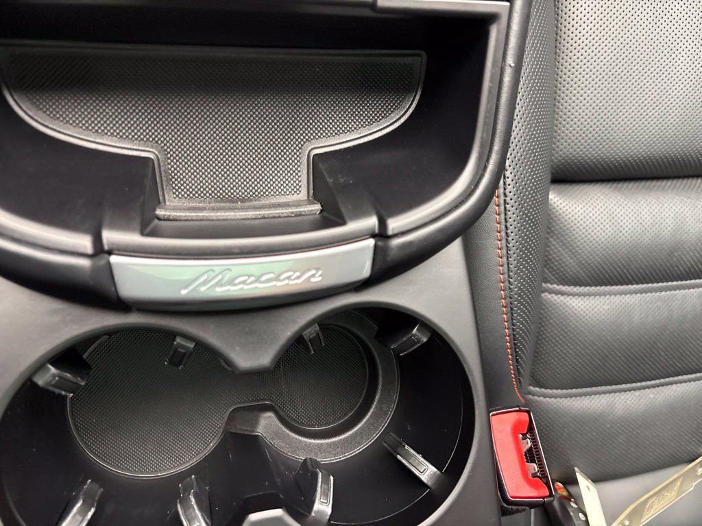 Certified 2023 Porsche Macan Turbo AWD/4WD image 36
