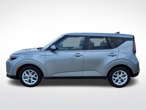 Used 2025 Kia Soul LX w/ LX Technology Package FWD image 5