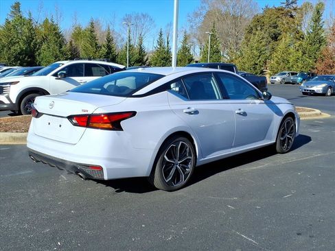 Used 2024 Nissan Altima 2.5 SR image 25