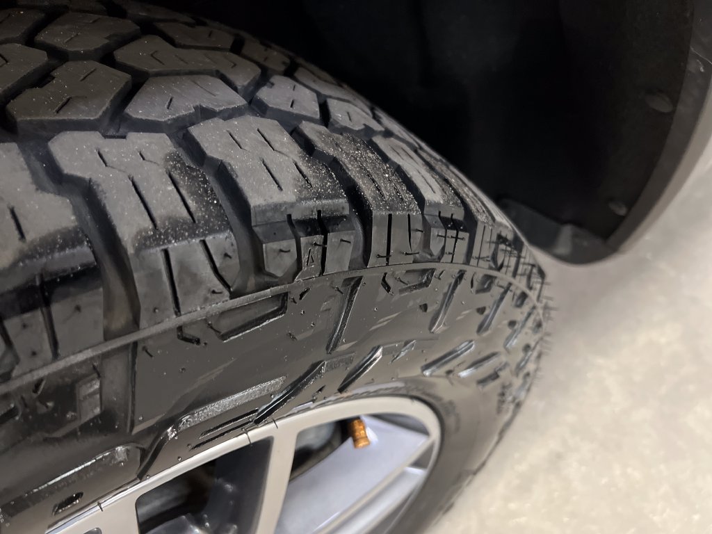 Used 2018 Jeep Grand Cherokee Laredo RWD image 29